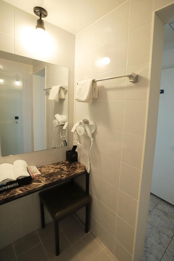 Stay Romantictrip_Hostel Gyeongju Zewnętrze zdjęcie